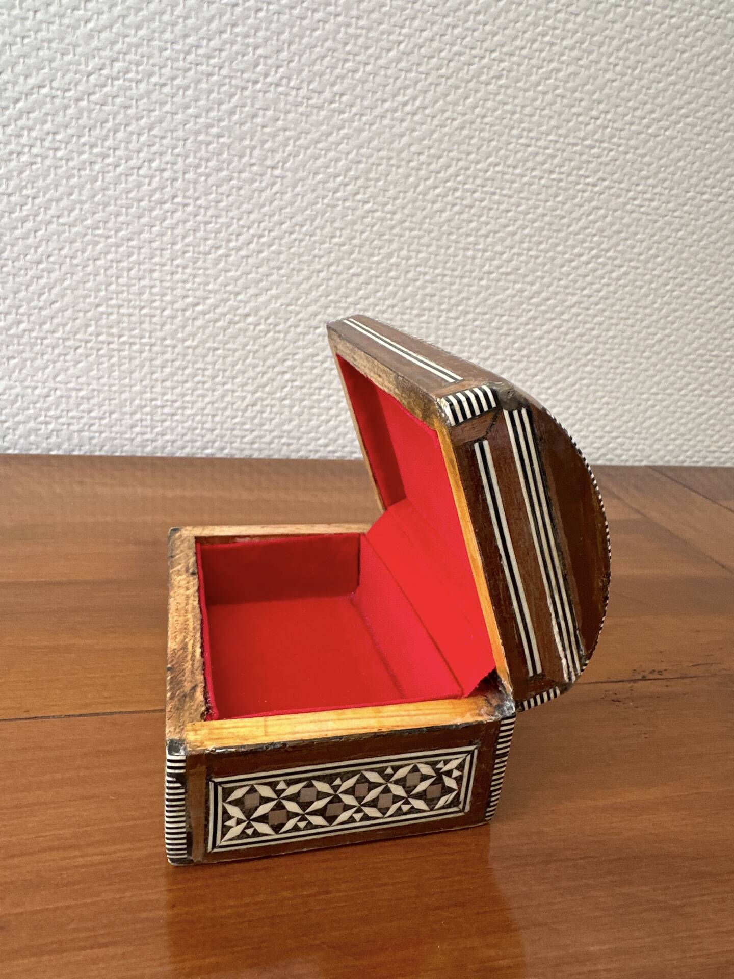 Mother-of-pearl jewelry box with velvet interior