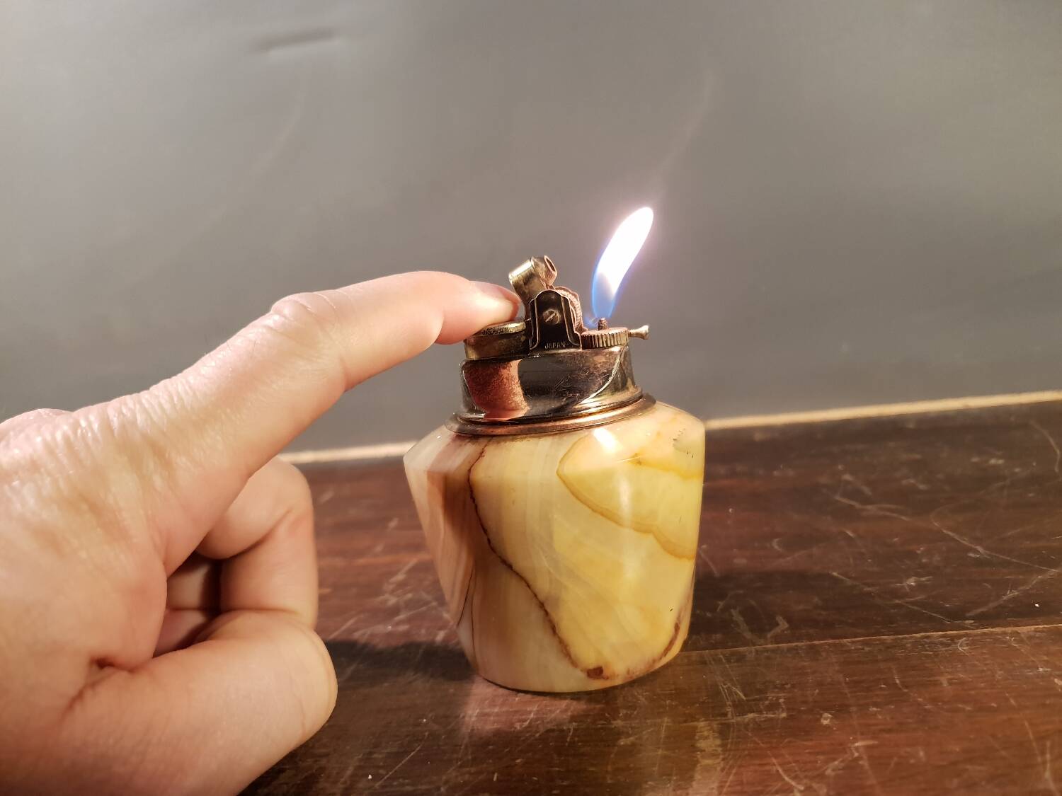 Table lighter