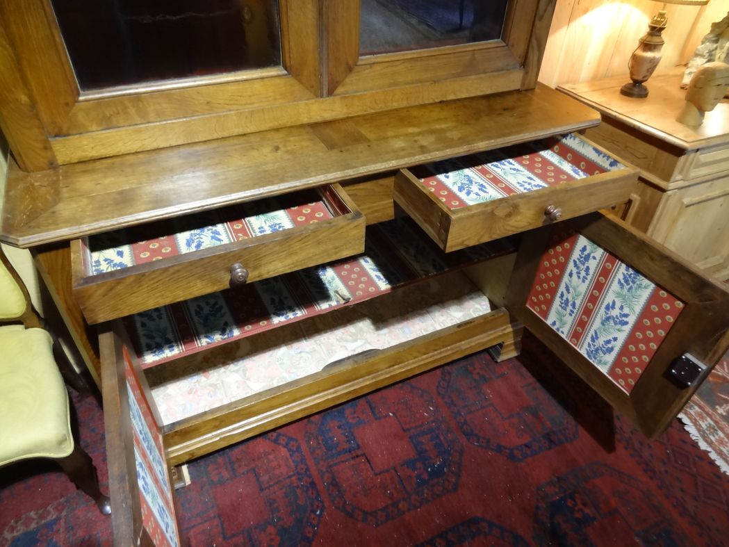 Two-body sideboard XIXth in oak 150 x 224 cm