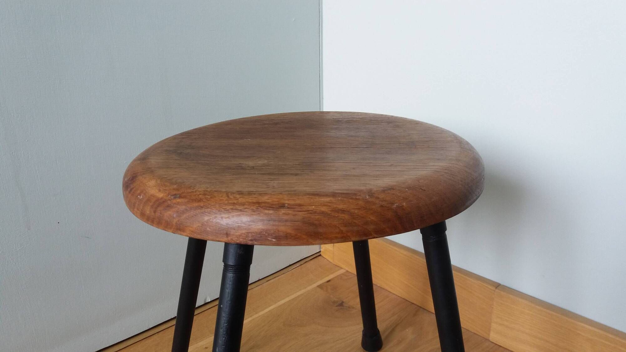 Wooden seat stool with metal legs