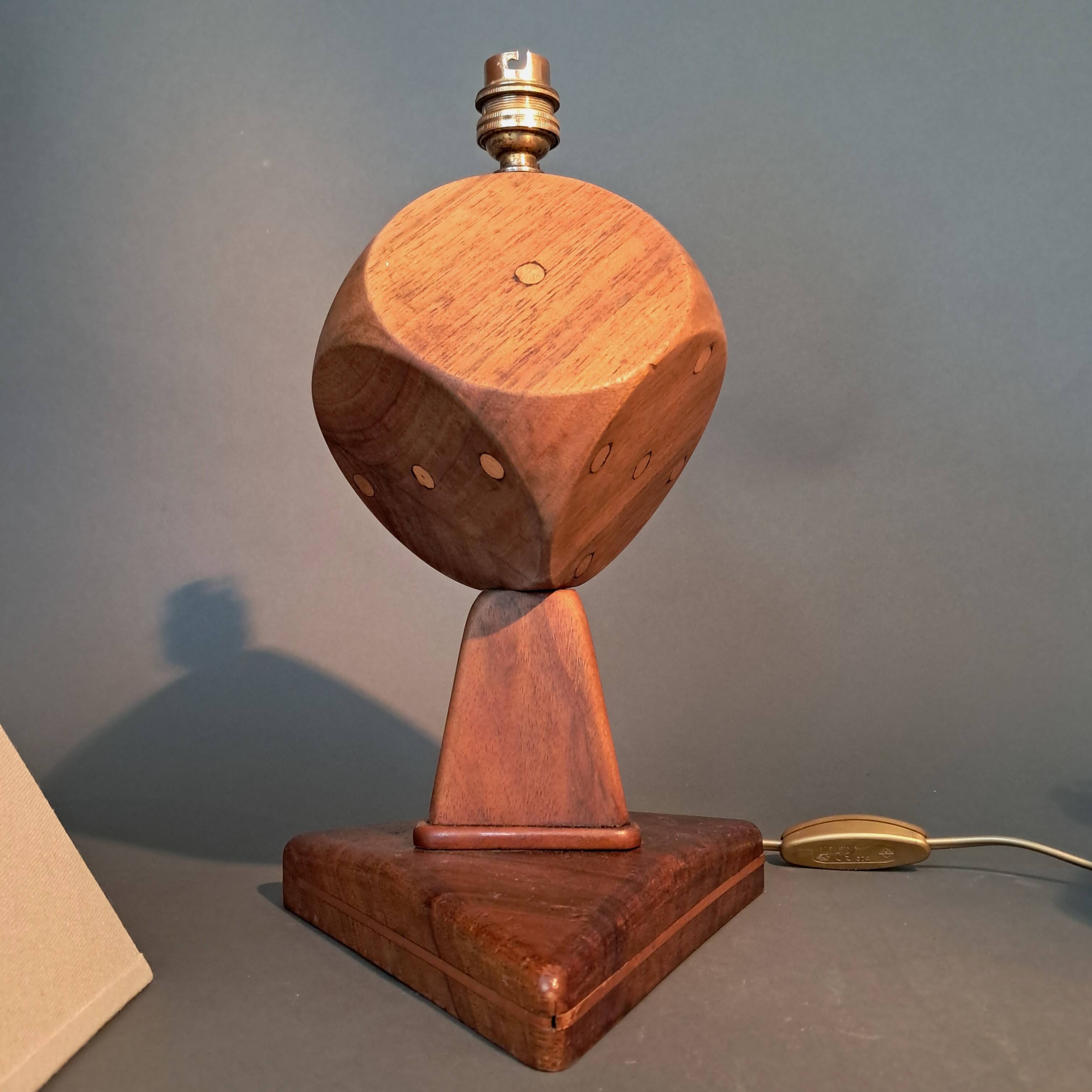 Paire de lampes 1940 en acajou massif et filets de citronnier.