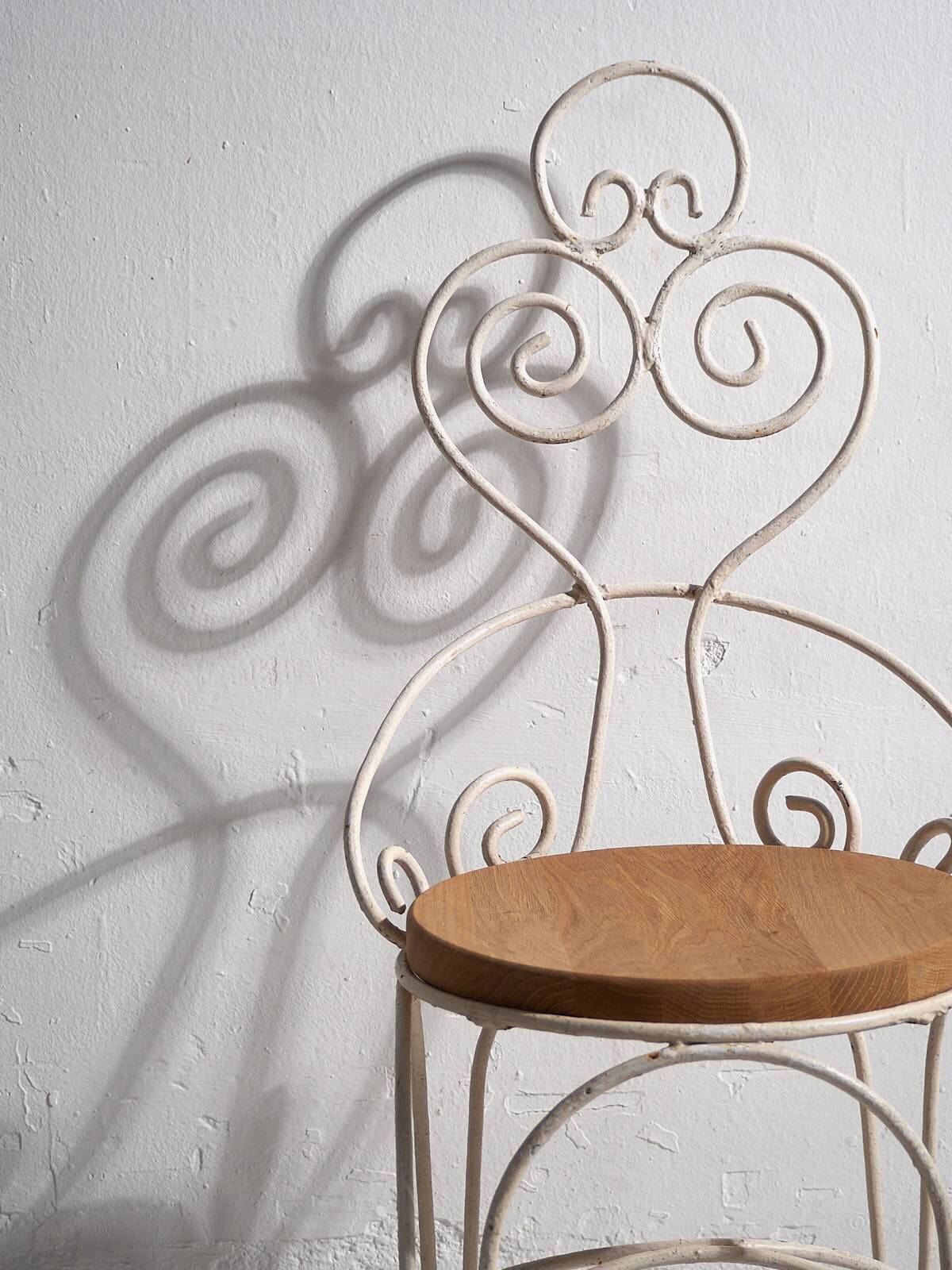 Antique white garden chairs (circa 1920). Set of 4 pieces