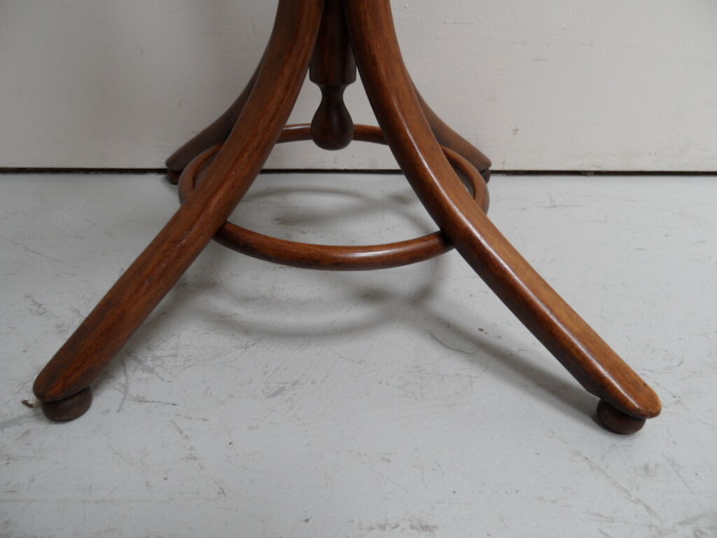Vintage standing coatrack Thonet