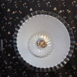Wall lamp in white opaline