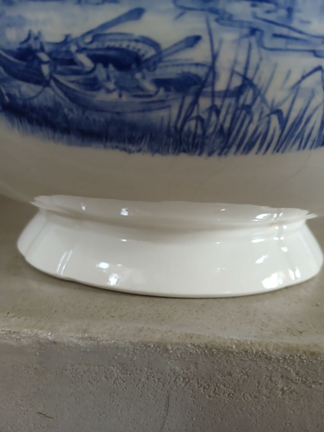 Antique soup tureen Sarreguemines