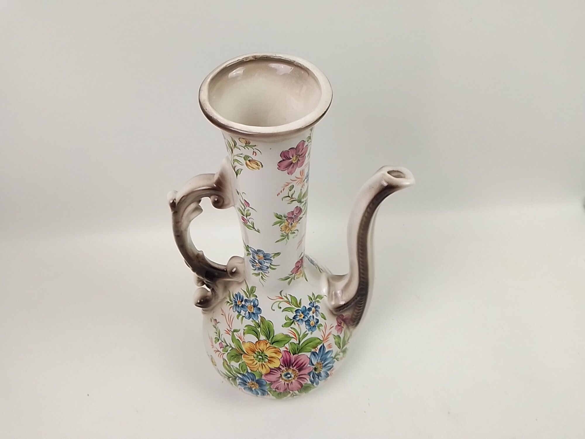 Vase en forme de cruche déco florale