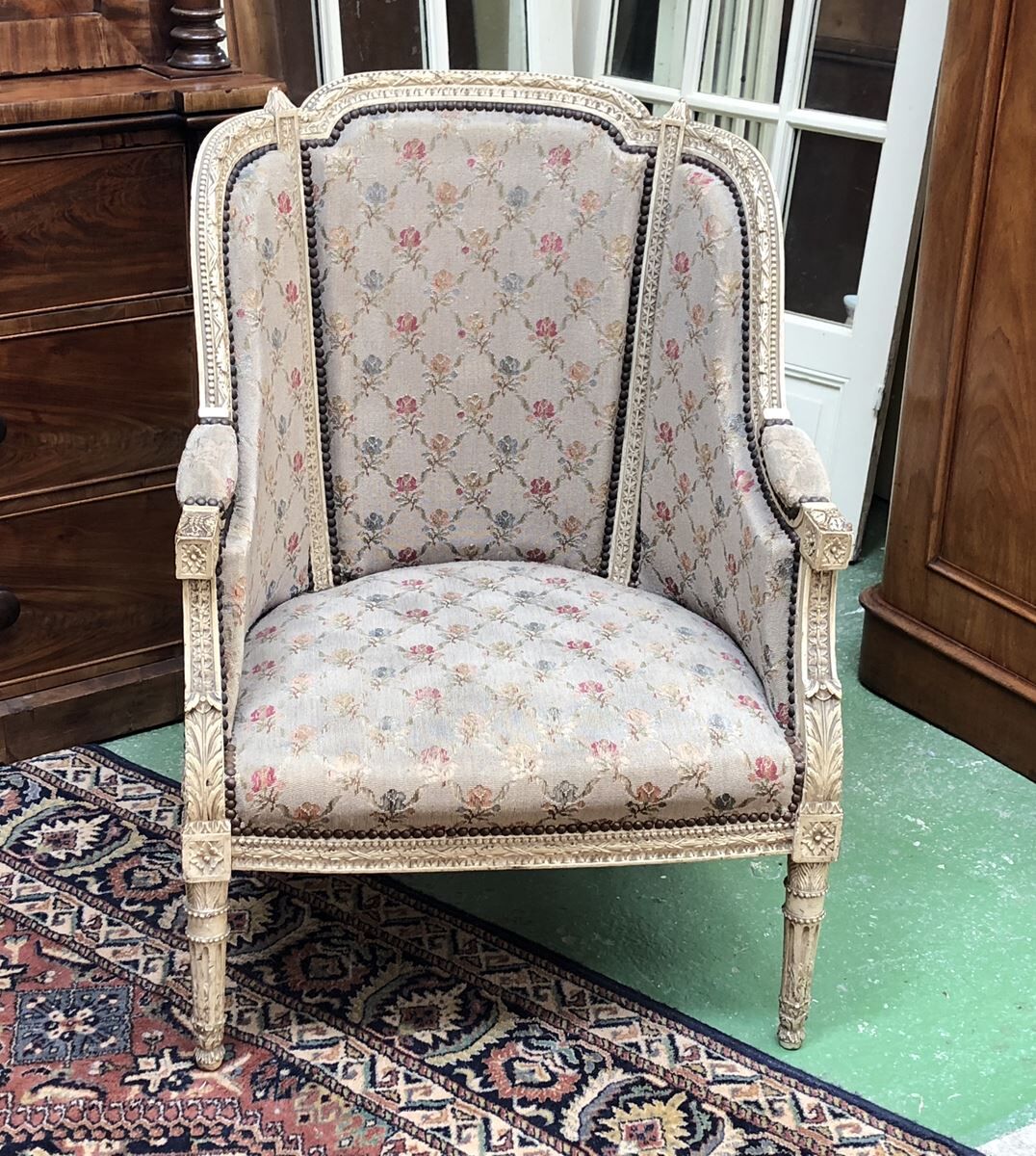 Salon Louis XVI style end XIX wooden painted