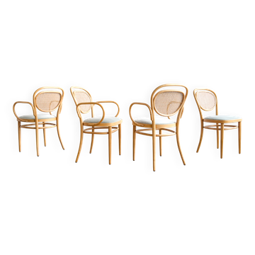Ensemble de 4 chaises Thonet 215P en hêtre avec cannage d’origine et velour