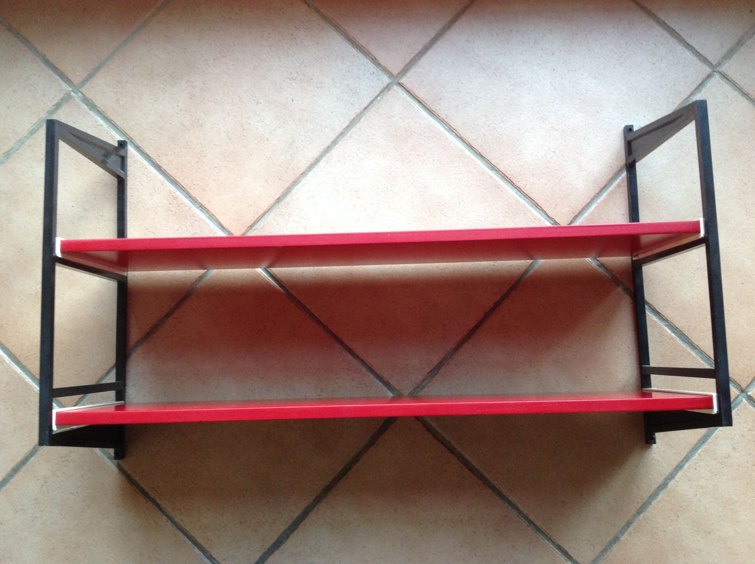 Carmine red wall flooring by Schubert Werk / vintage 60s-70s
