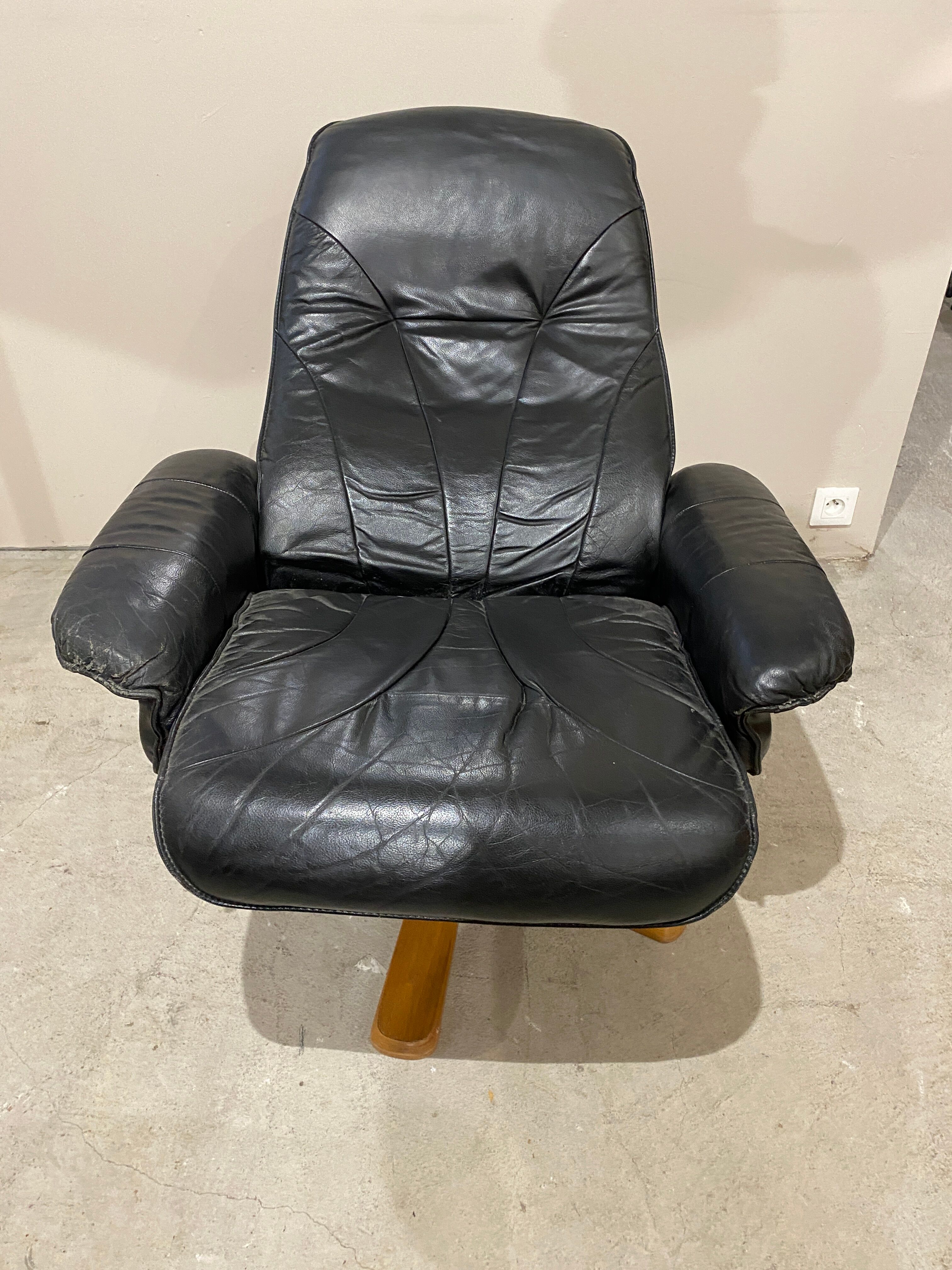 Scandinavian black leather relax armchair