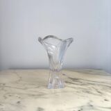 Small Bayel crystal corolla vase, sleek modern design, table decoration ch