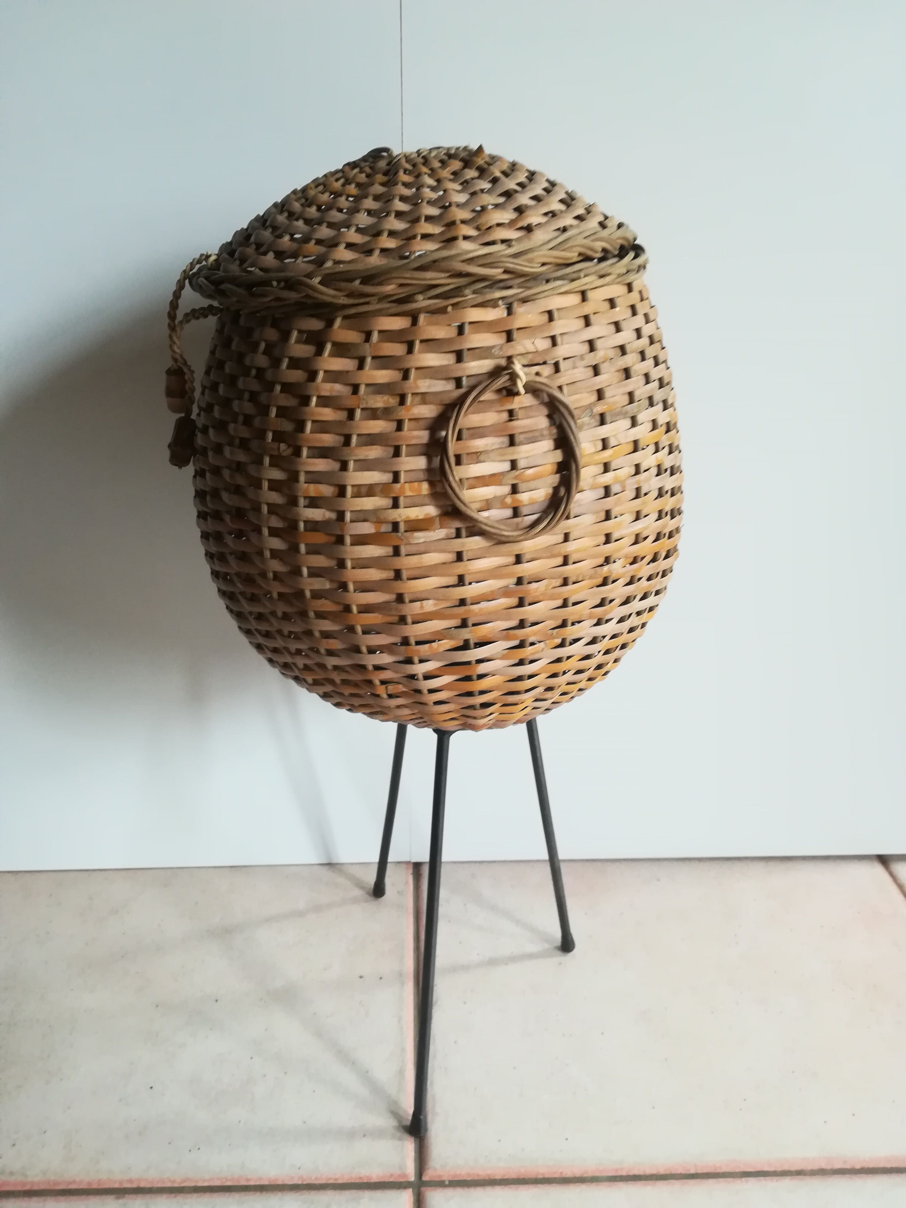 Vintage 60s work basket