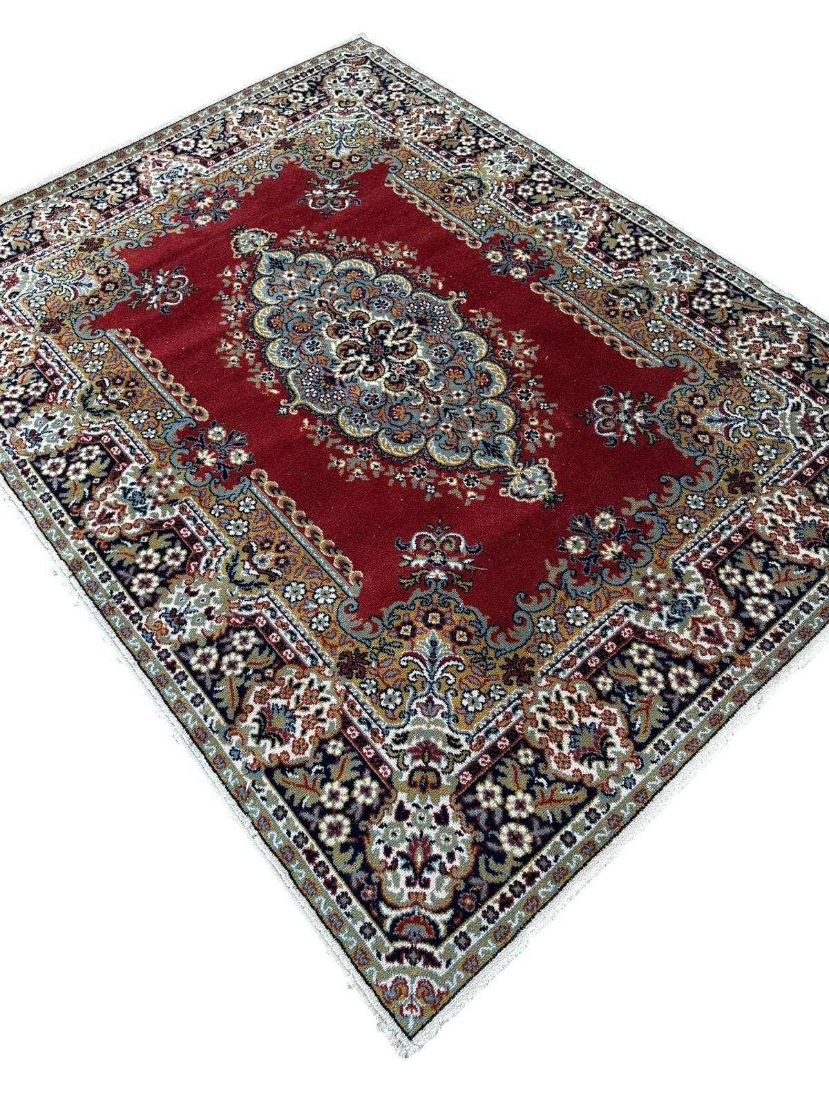 Oriental style rug 170cm x 230cm