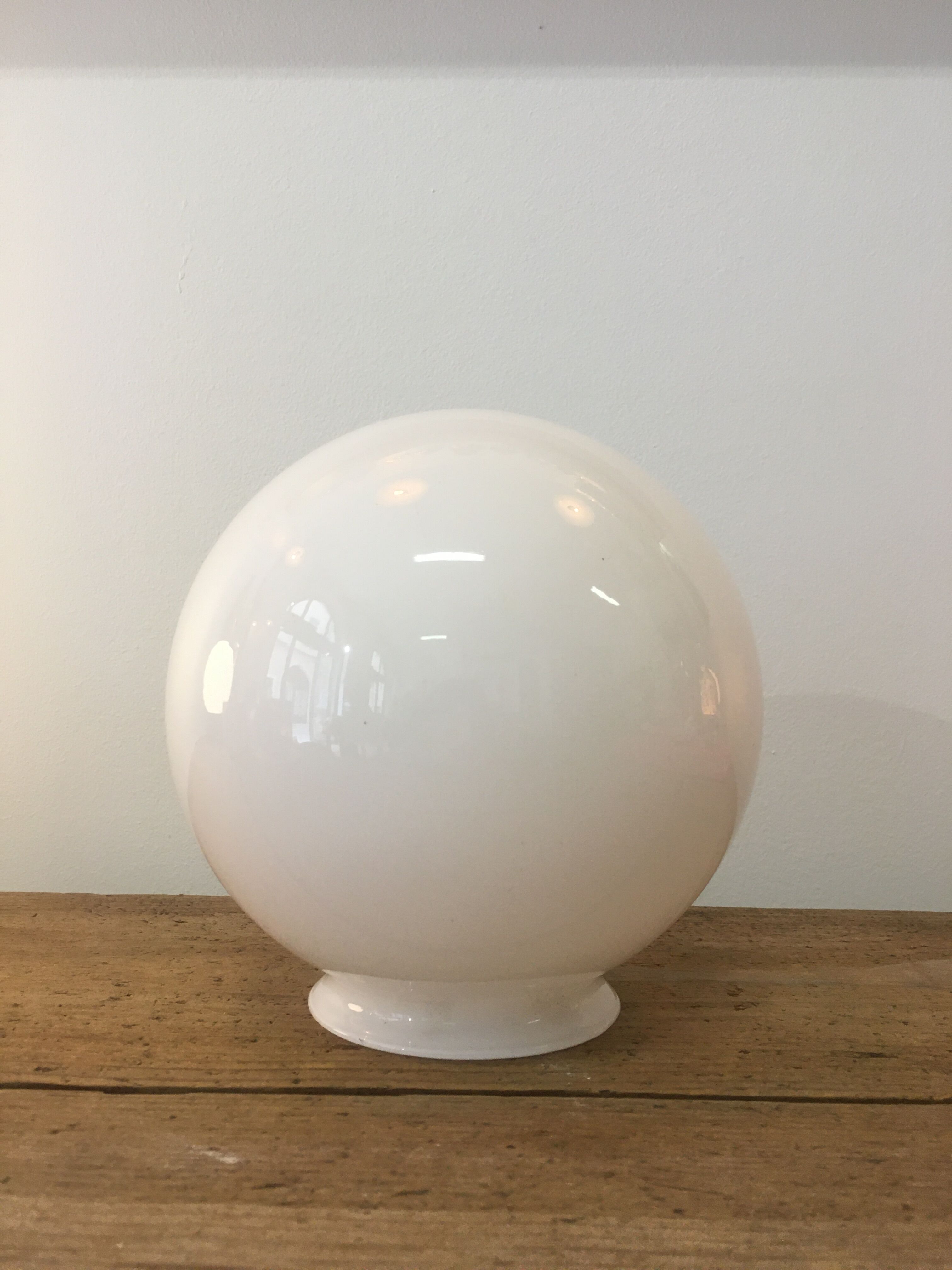 White glass globe ø20 cm