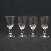 4 anciens verres a vin en cristal taillé baccarat ? saint louis ?