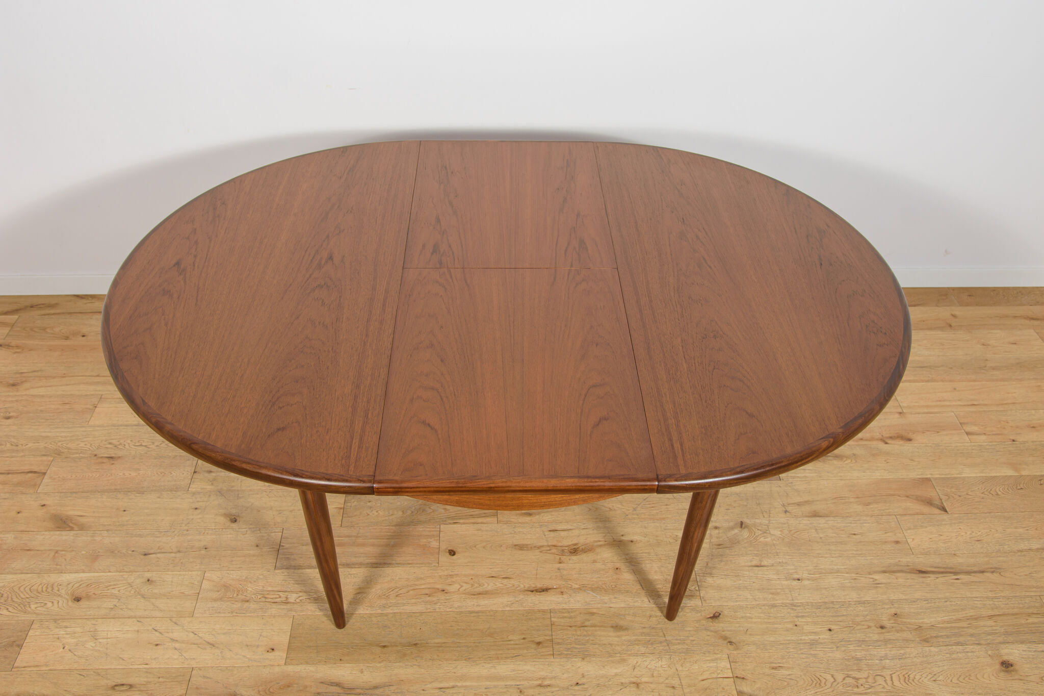 Mid-Century Round Teak Extending Dining Table from G-Plan, United Kingdom, 1960s