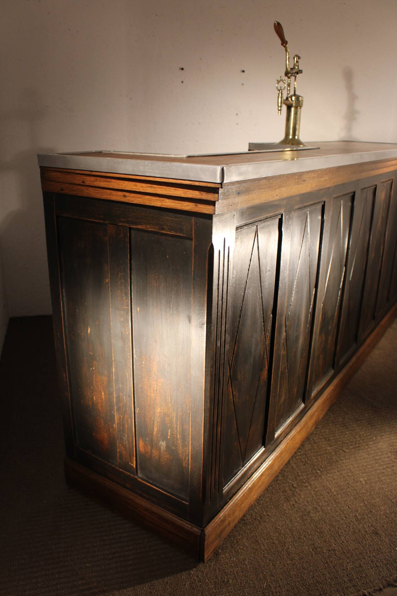 Brasserie bar