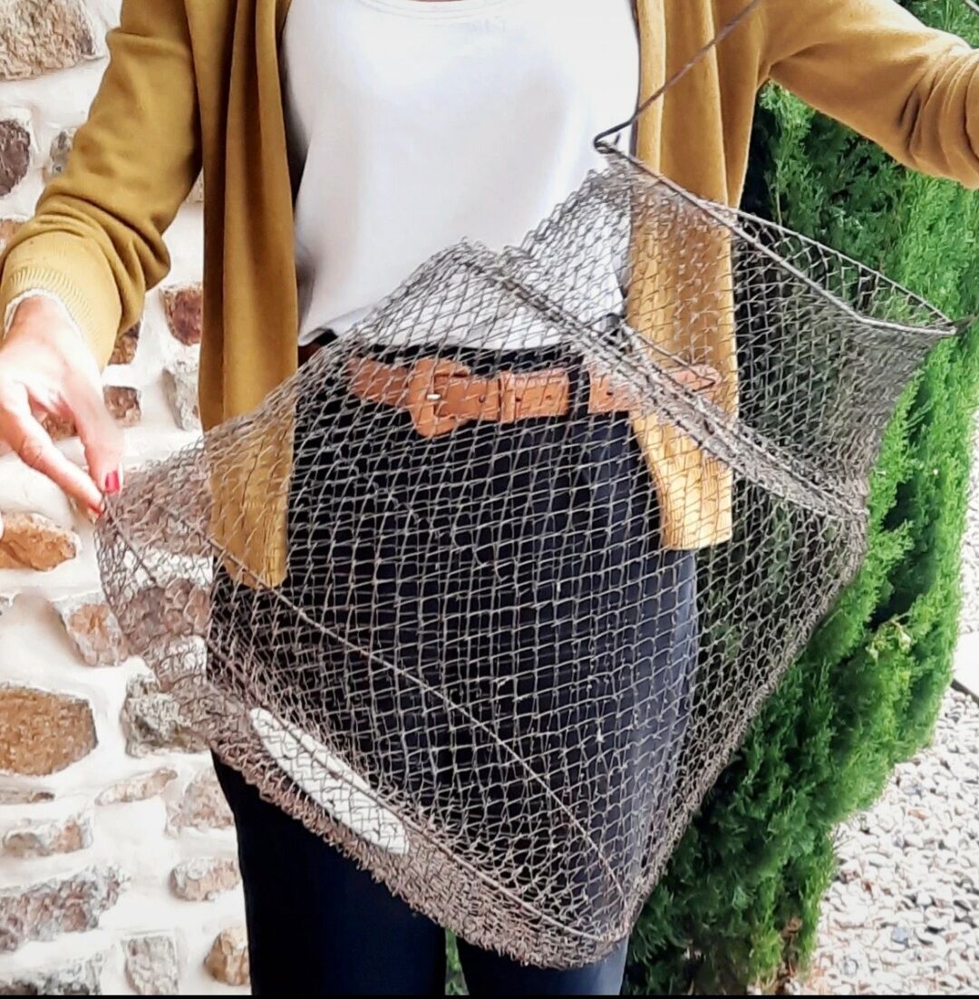 Vintage peach bourriche