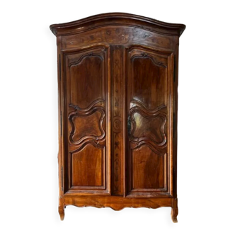 Armoire lyonnaise en noyer