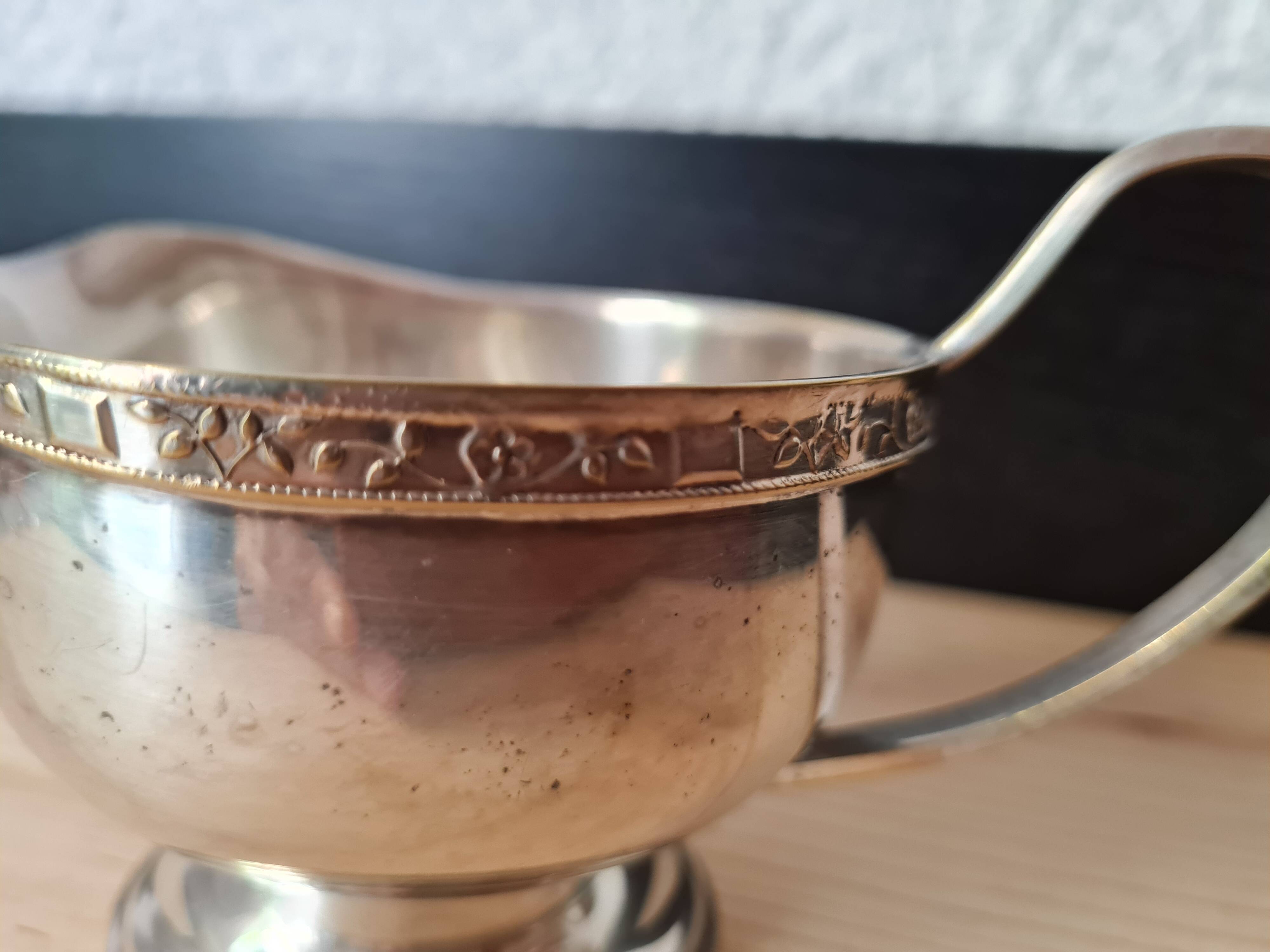 Silver metal saucière signed