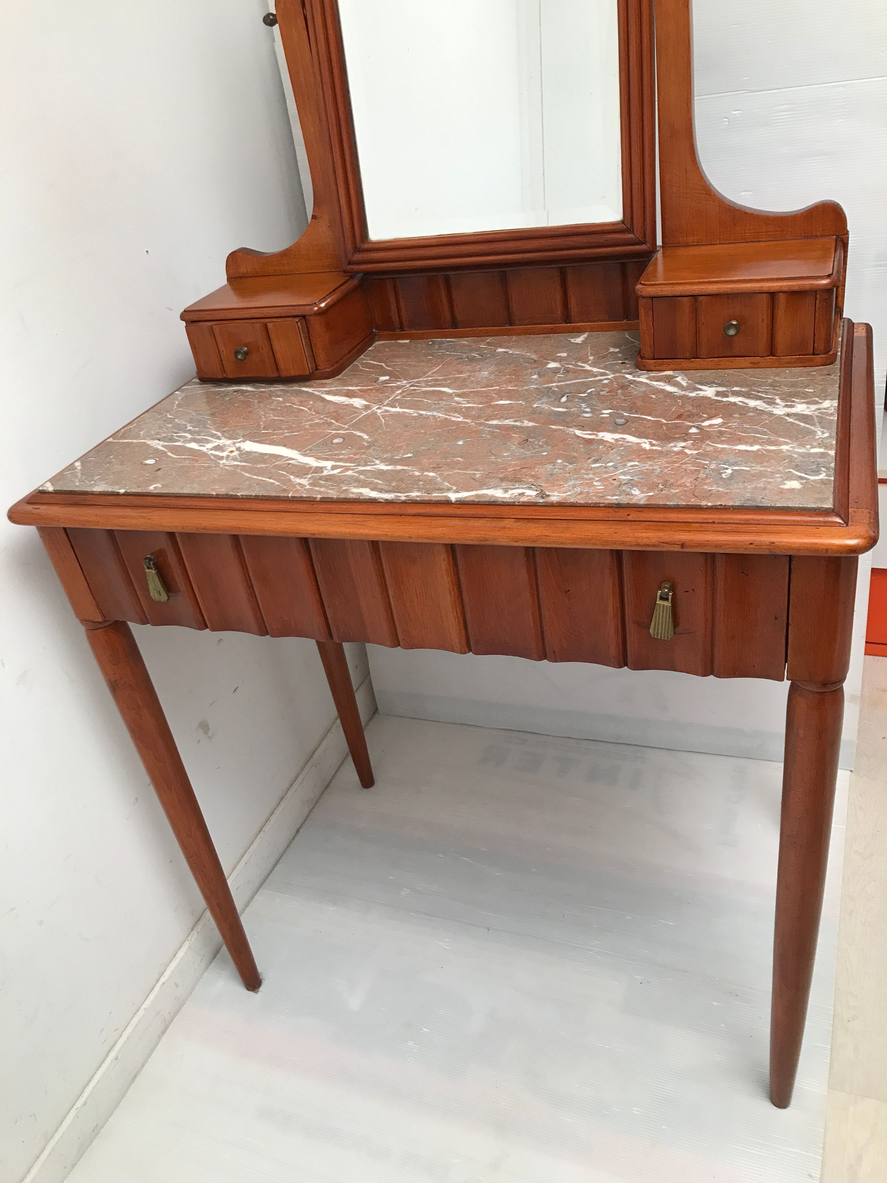 Art deco hairdresser 20s