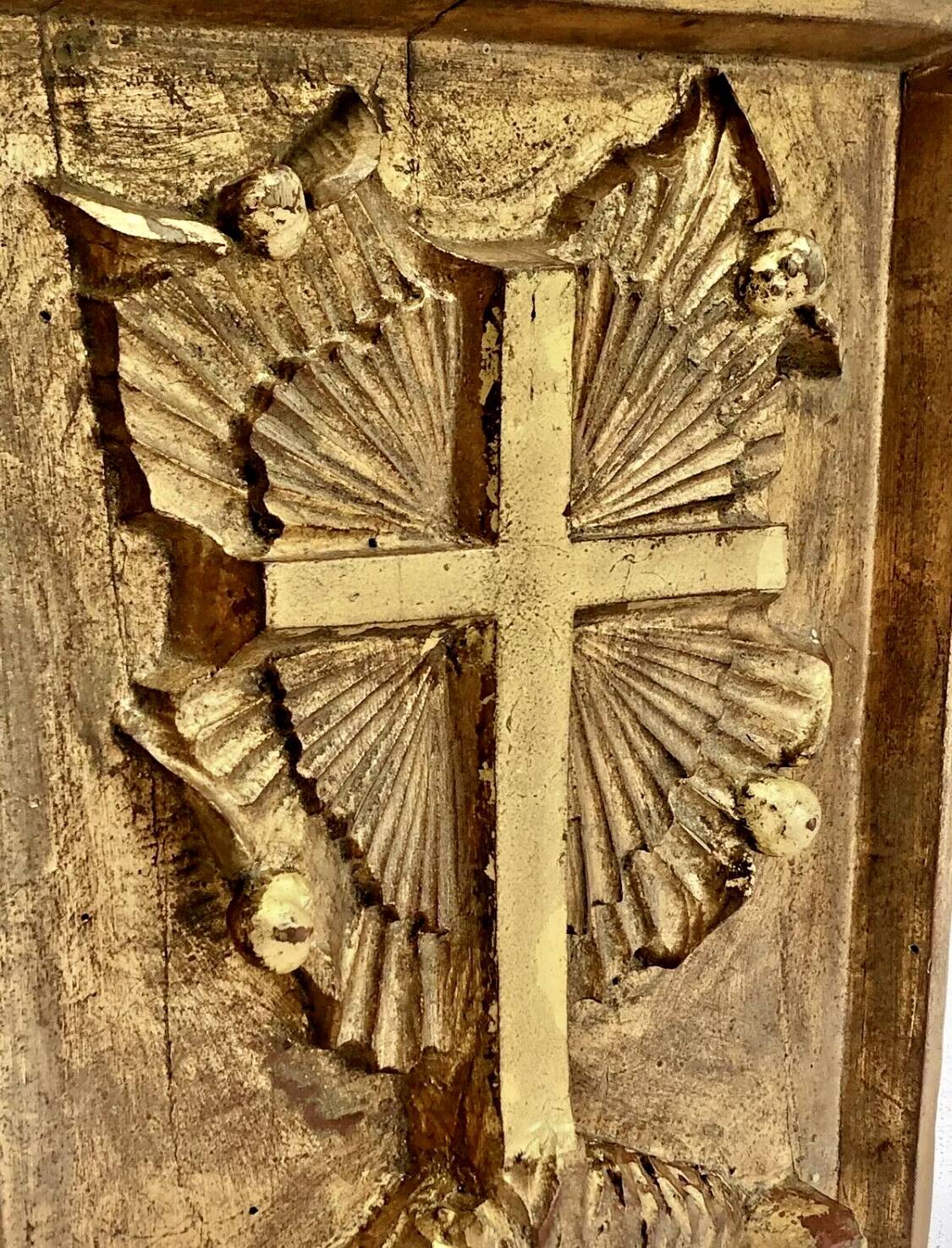 Panneau d’église en bois doré sculpté XIX