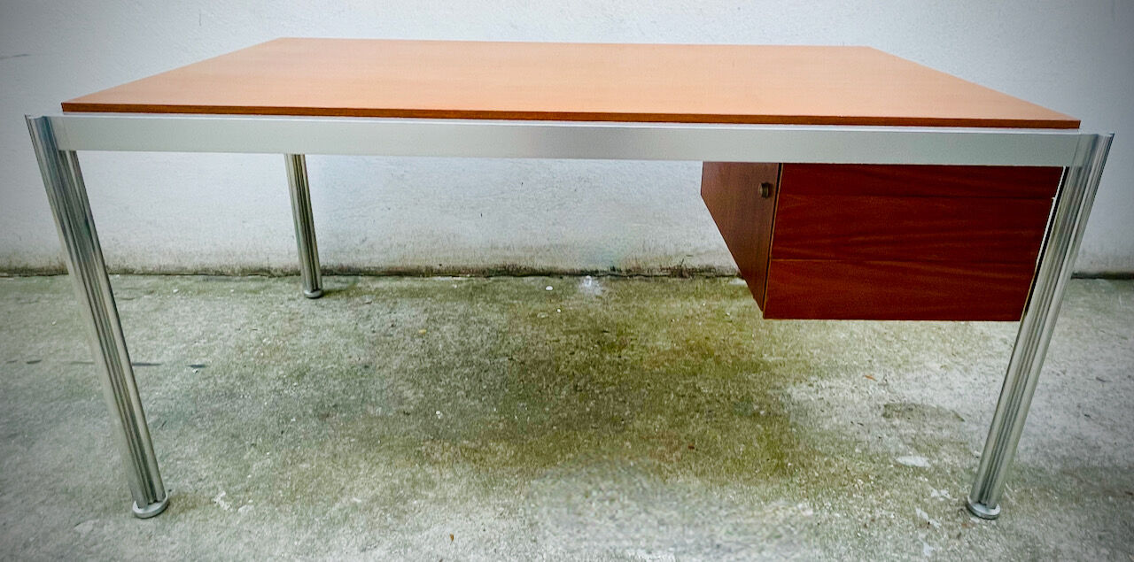 Large office of George Ciancimino in exotic wood and aluminum for Mobilier International