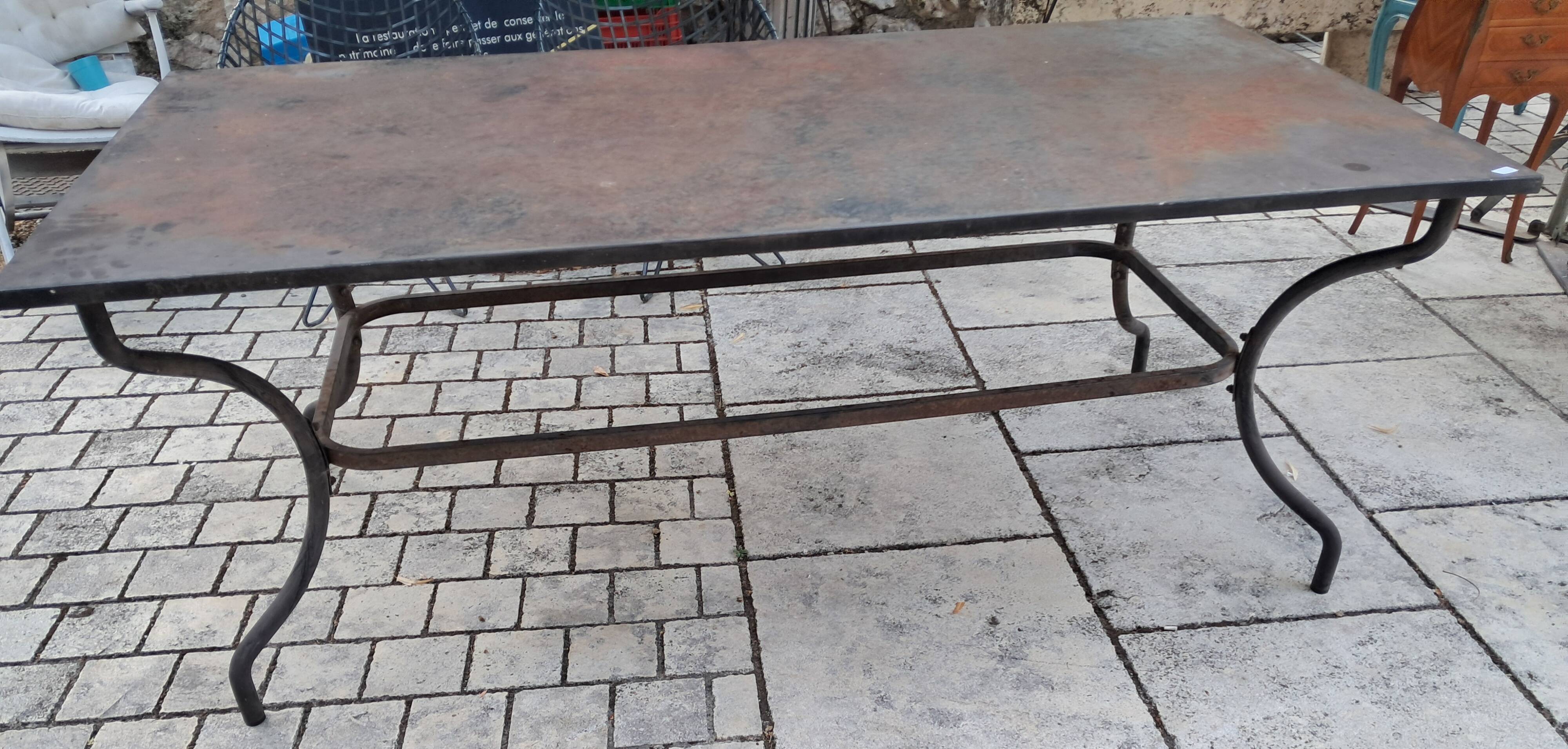 metal dining table