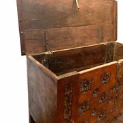 Antique Renaissance style chest in carved oak, 18th century