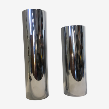 Paire de vases tube en métal argenté