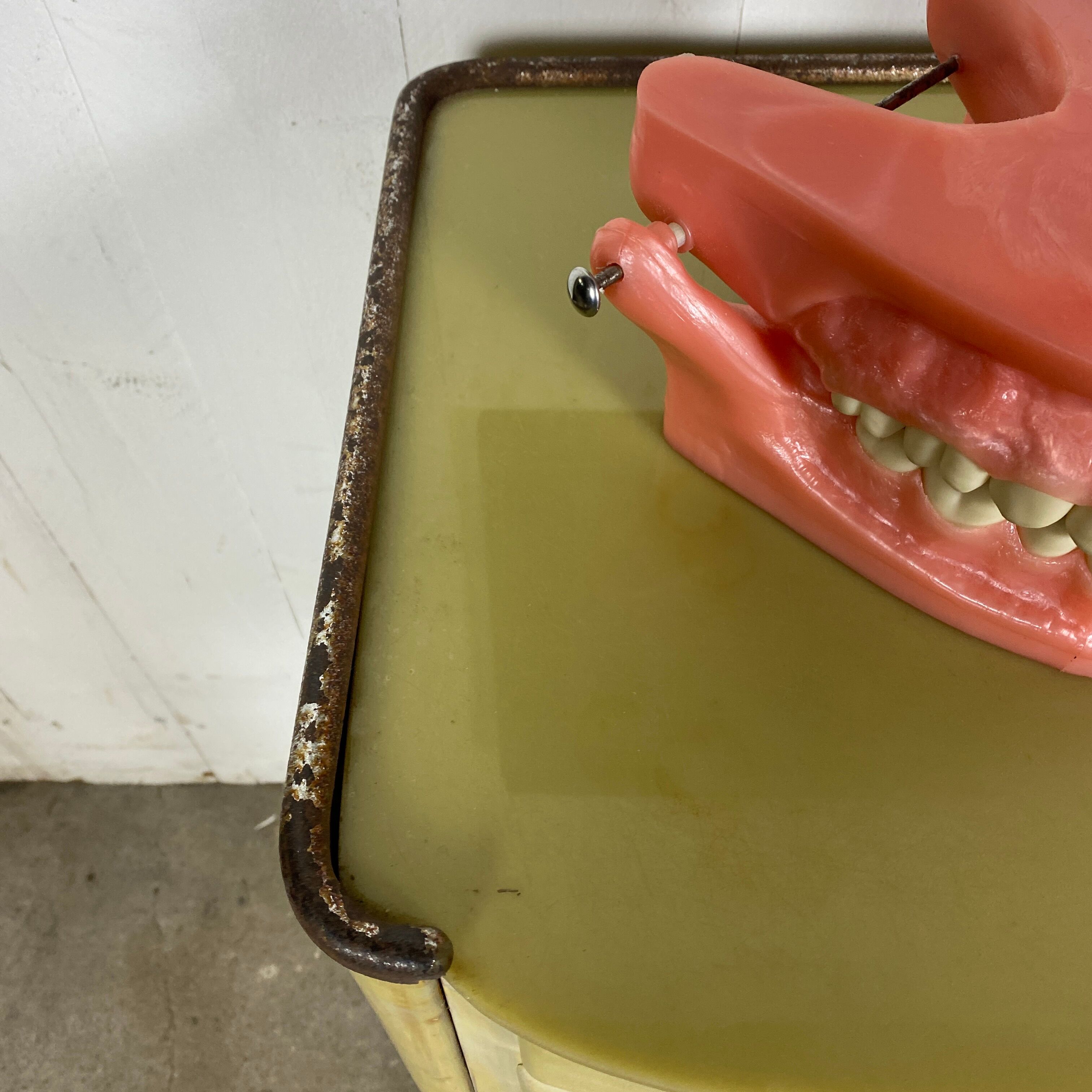 Meuble de dentiste Léon Martin