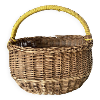 Vintage basket in woven wicker and scoubidou wire