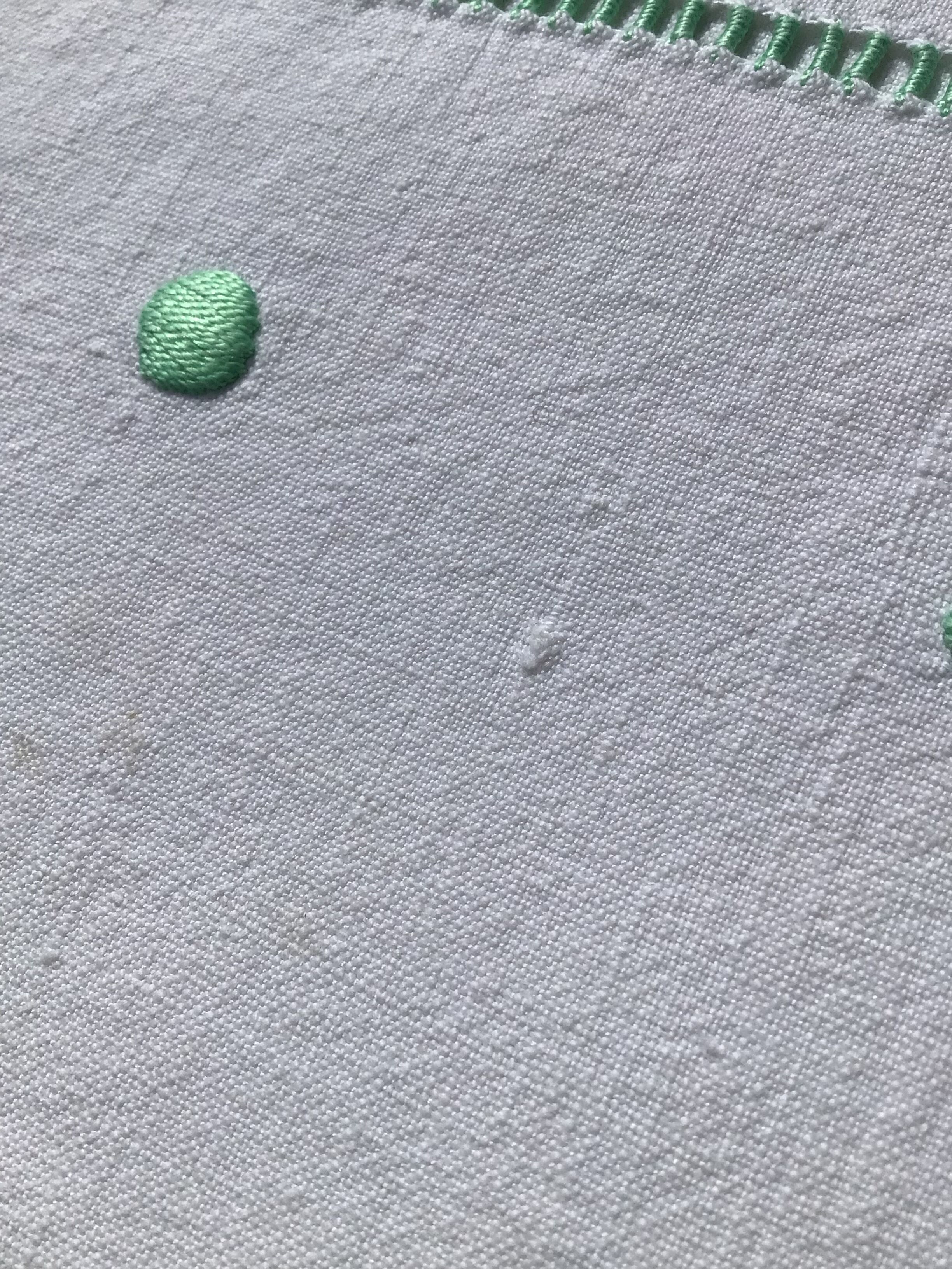 Drap 2 places brodé BB, pastilles, double jour échelle couleur vert clair