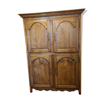 4-shuttered cabinet in cherry