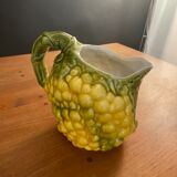 Pitcher bunch yellow and green grape slurry