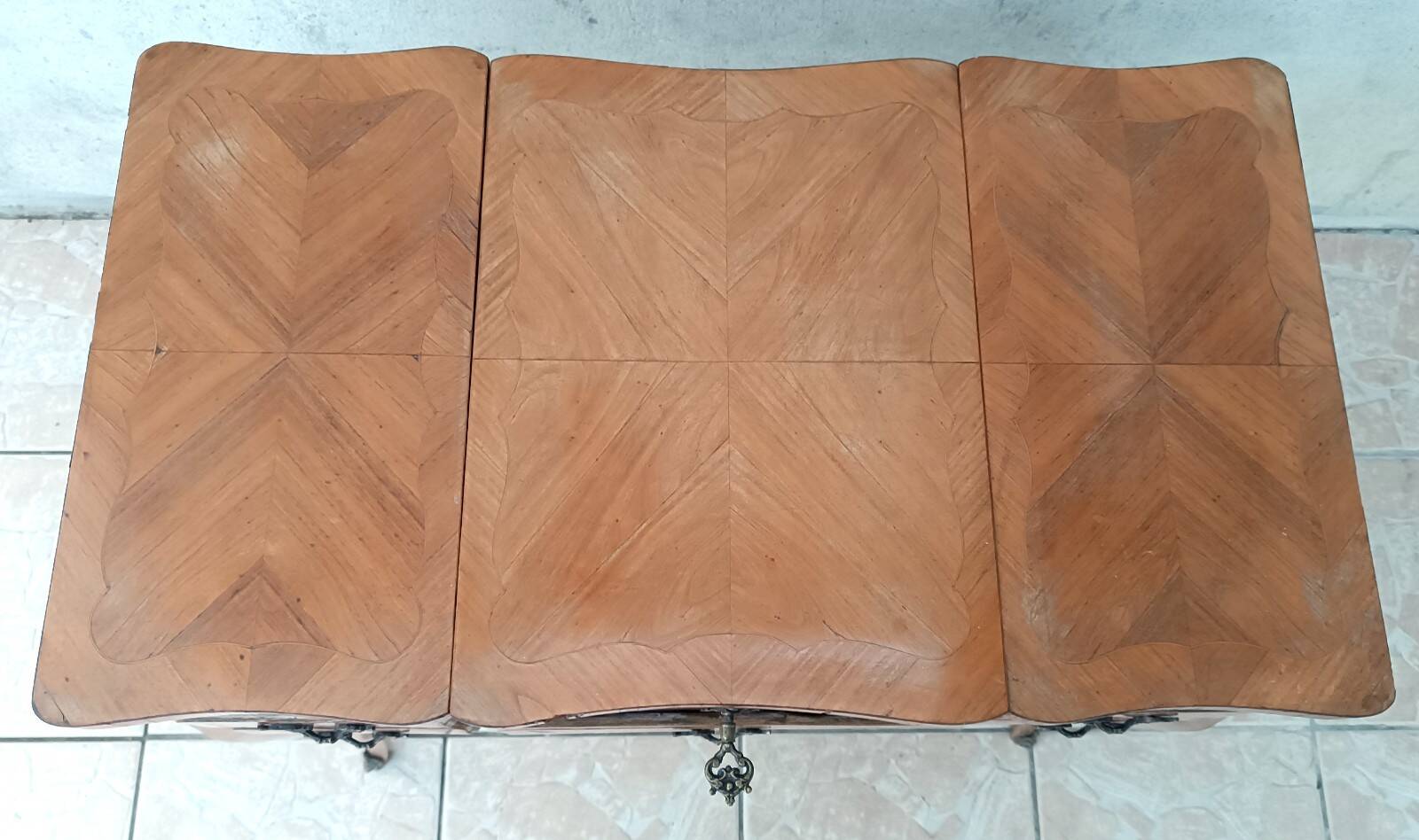 Louis XV style work table in walnut veneer