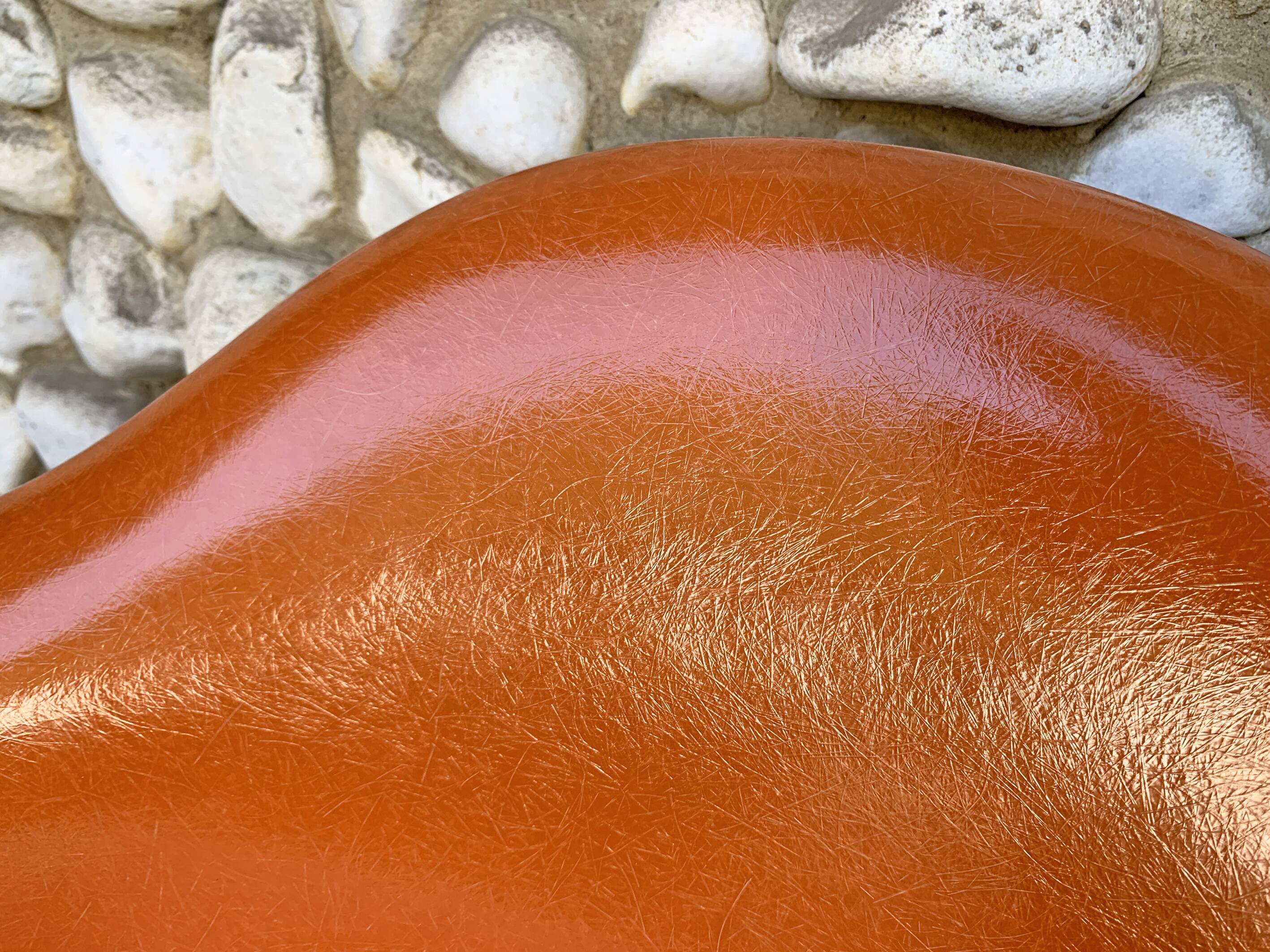 Fauteuil Eames DAR orange, base Eiffel originale, Herman Miller, 1960