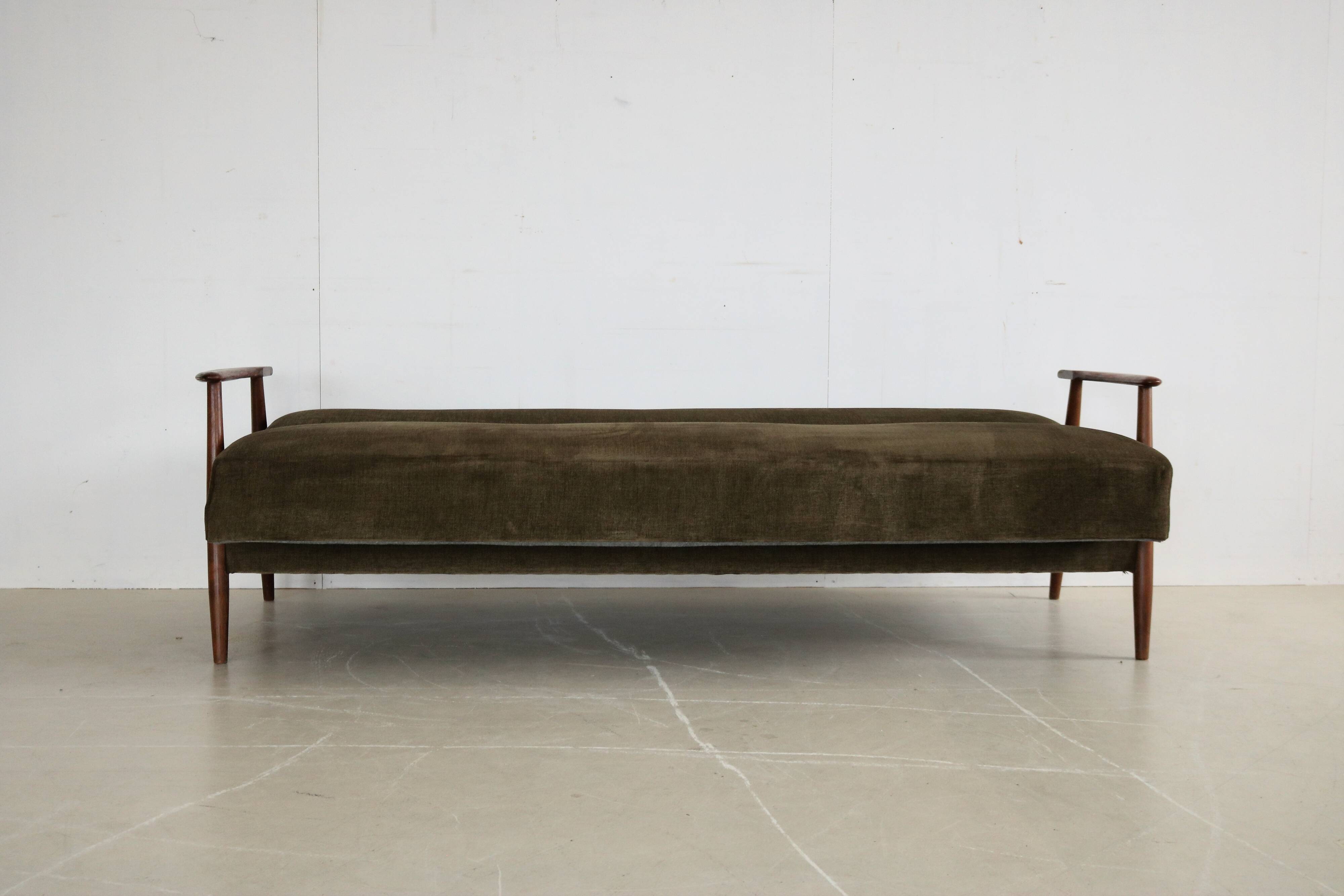 Vintage danish (sleep) sofa