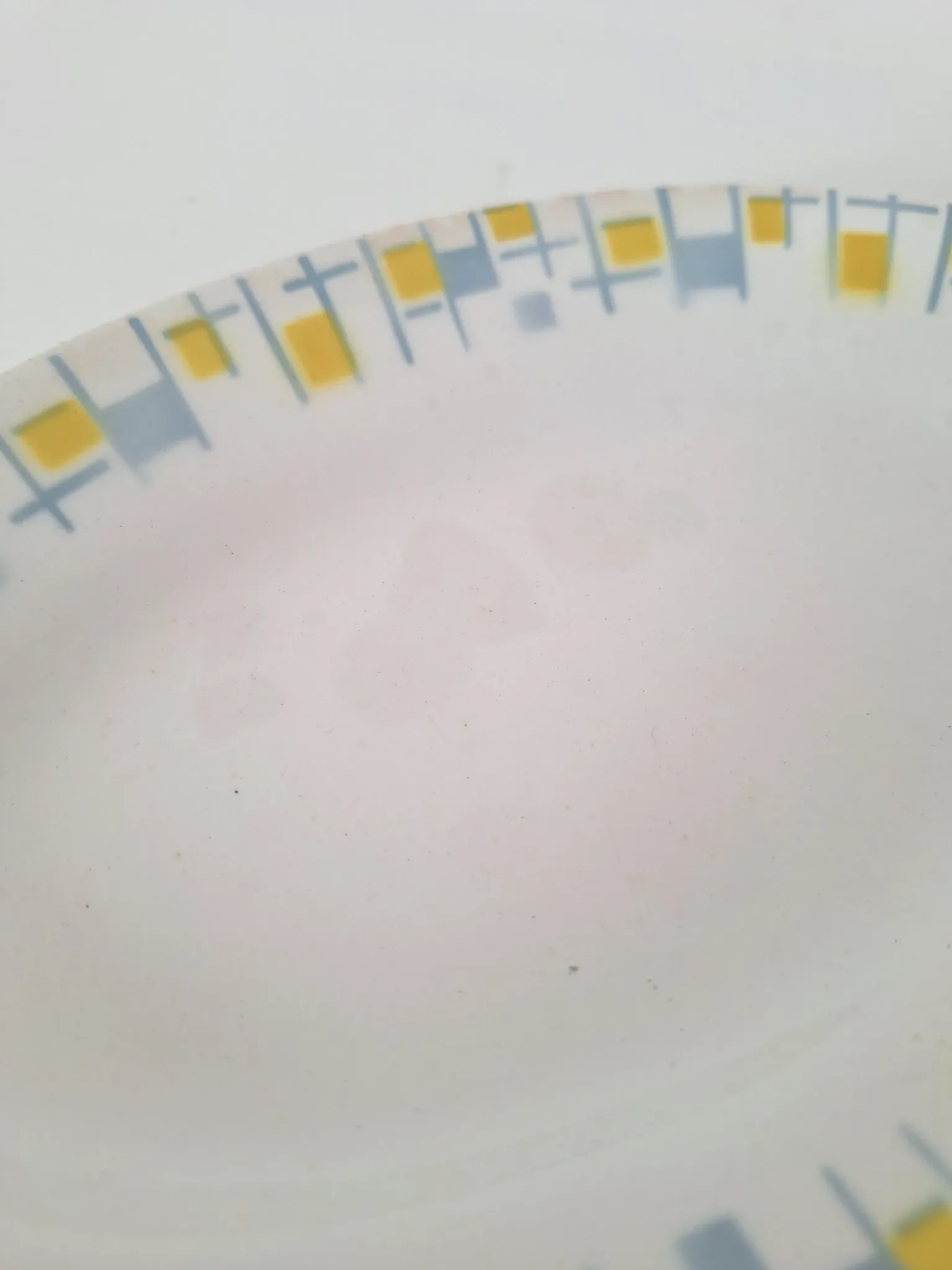 Ravier / Yellow and blue aperitif plate the Amandinoise