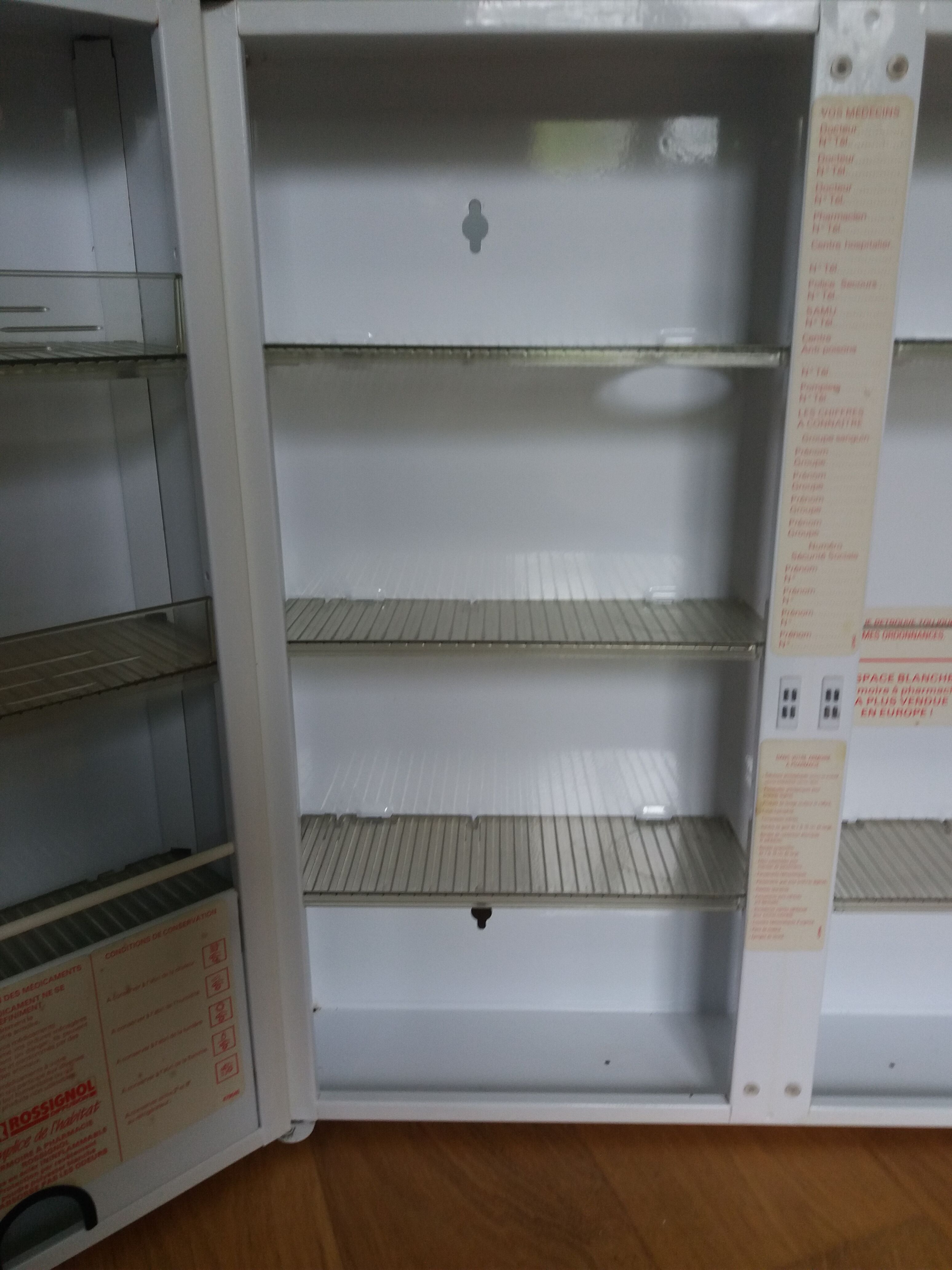Rossignol medicine cabinet in lacquered metal