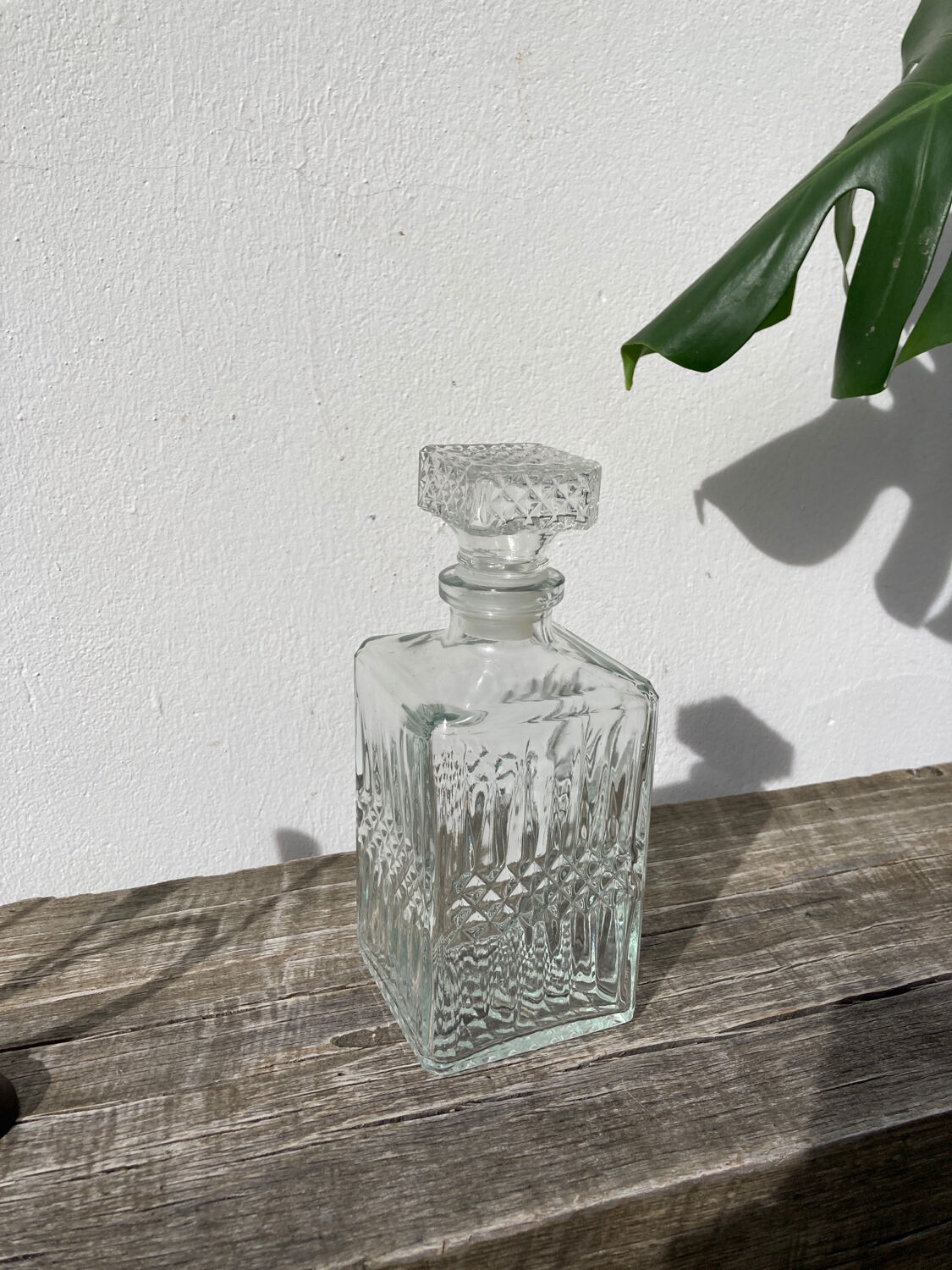 Glass whiskey decanter