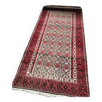 Tapis d'Orient noué à la main rouge