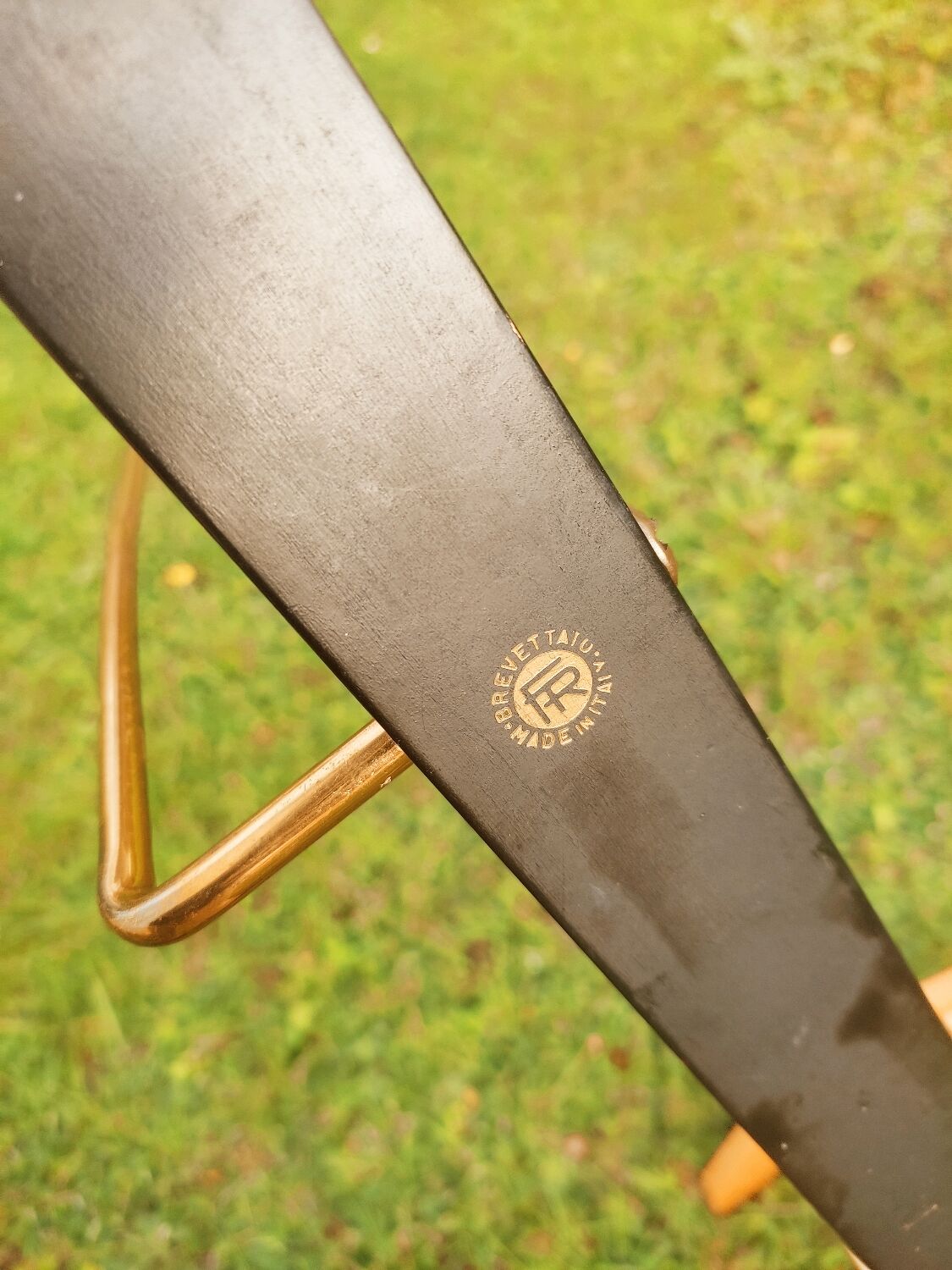 Night valet in beech and brass by Fratelli