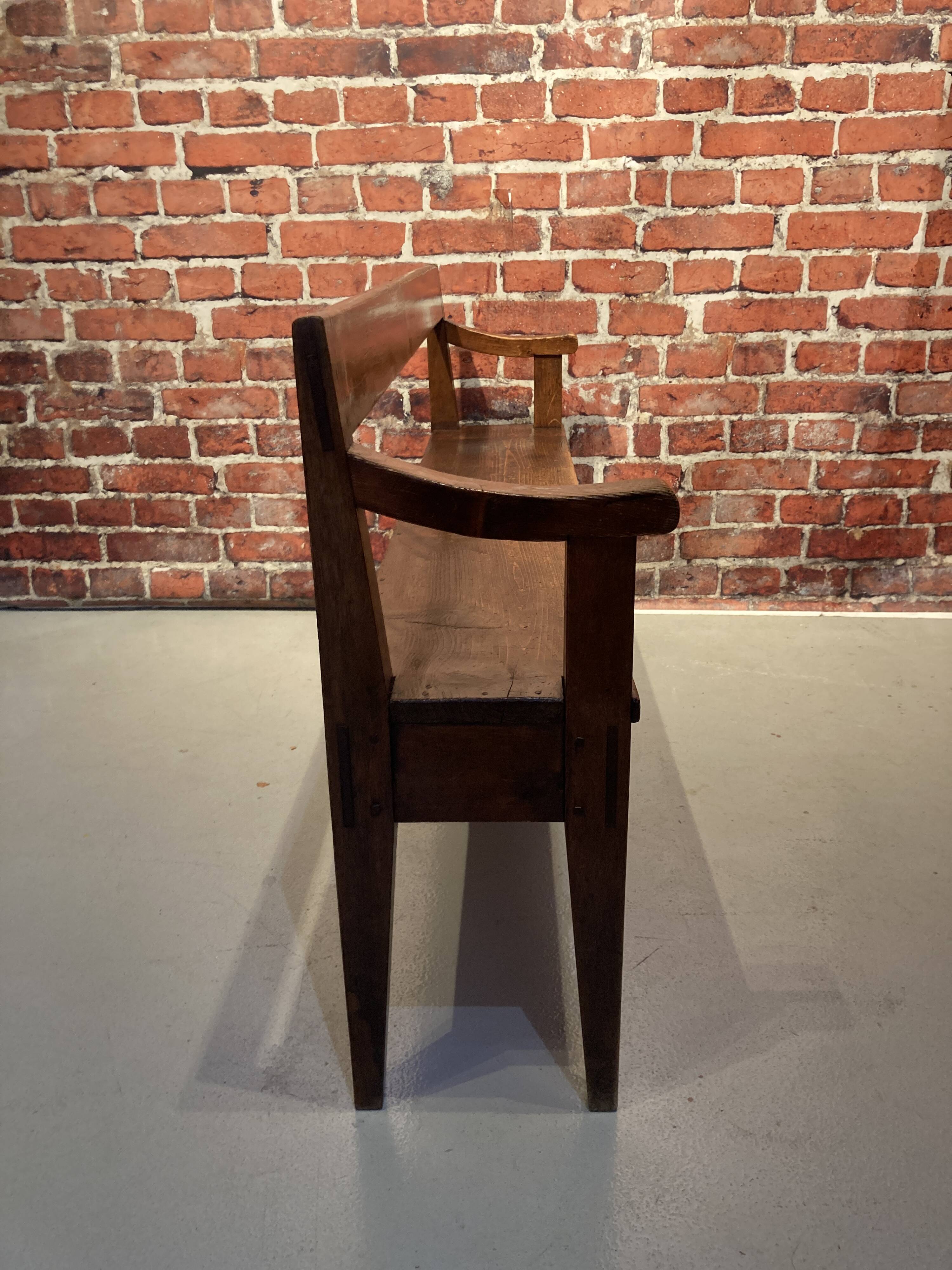 Banc d'église en bois
