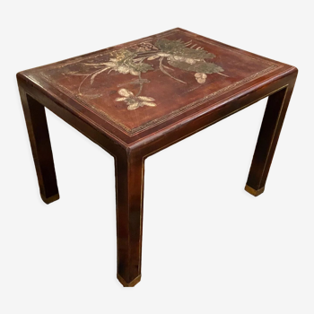 Table basse rectangulaire en bois laqué à décor floral Chine Japon début XXe