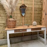 Farmhouse table