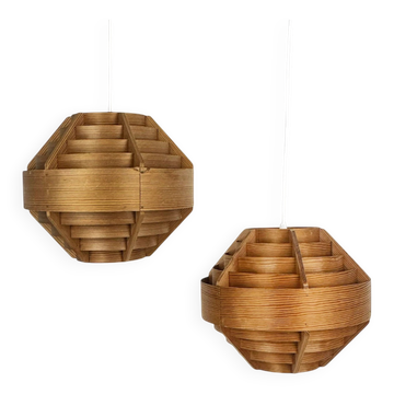 Pair of Hans-Agne Jakobsson pendant lights in pine veneer – AB Ellysett