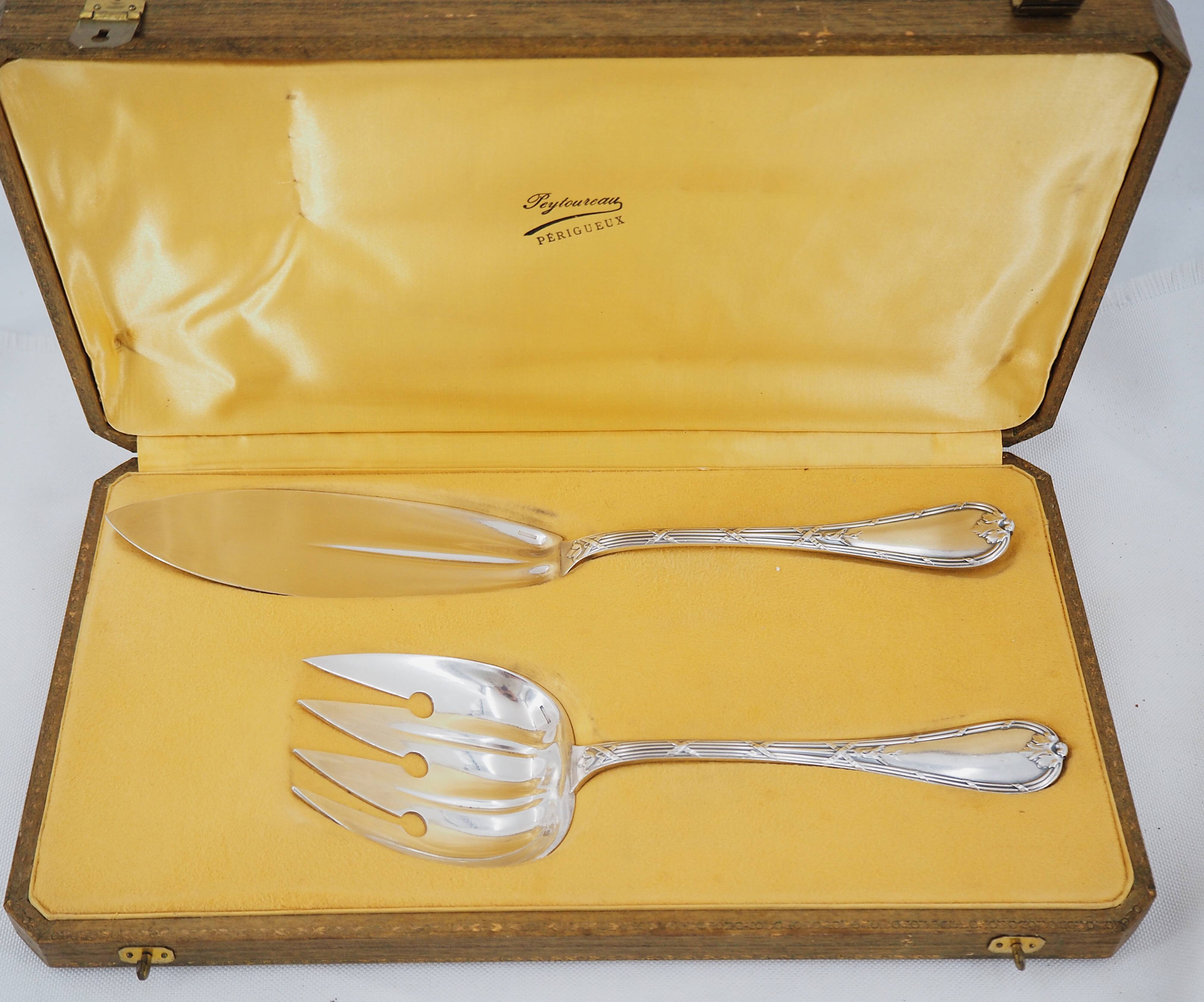 Christofle Rubans model Bell service fish cutlery set, silver-plated, 2 pieces.