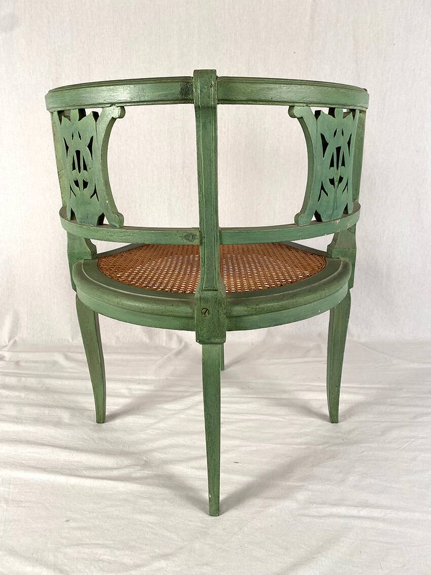 Chaise de coin en bois laqué vert et assise cannée, XXe