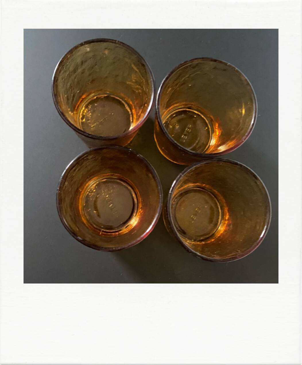 4 verres en verre ambré, années 70